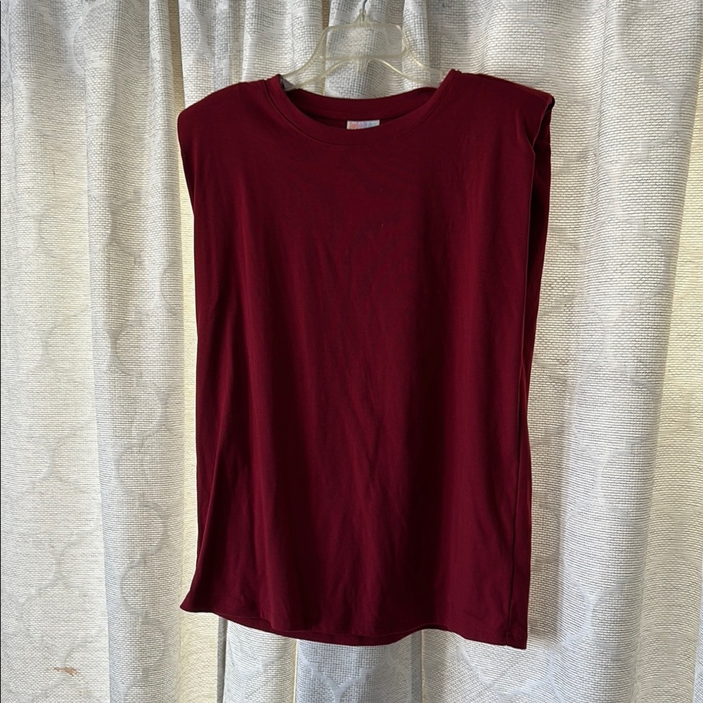 Women's Sleeveless Burgundy Top